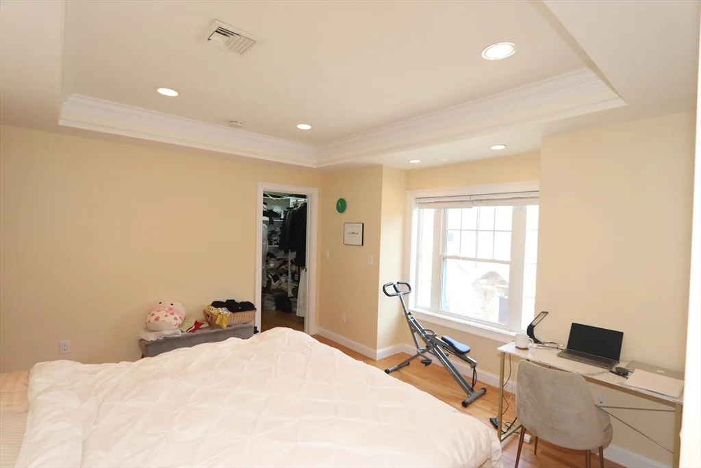 4 bed, 3 bath apartment for rent at 61 Baker St Unit 61, Belmont — photo 13 of 32