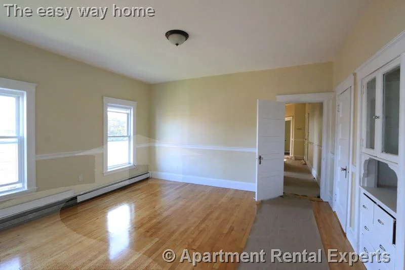 3 bed, 1 bath apartment for rent at 61 Bishop Allen Dr Unit 4, Central Square — photo 13 of 17
