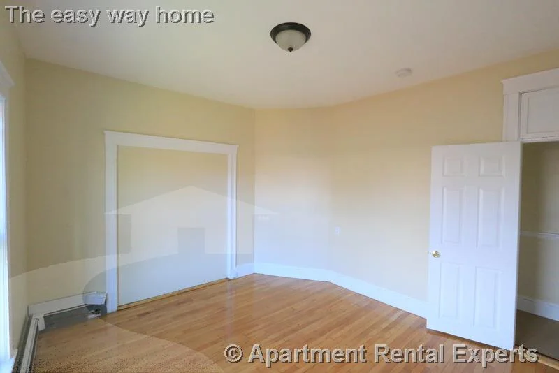 3 bed, 1 bath apartment for rent at 61 Bishop Allen Dr Unit 4, Central Square — photo 5 of 17