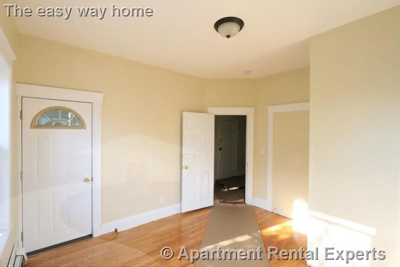 3 bed, 1 bath apartment for rent at 61 Bishop Allen Dr Unit 4, Central Square — photo 2 of 17