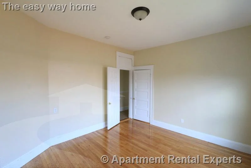 3 bed, 1 bath apartment for rent at 61 Bishop Allen Dr Unit 4, Central Square — photo 6 of 17