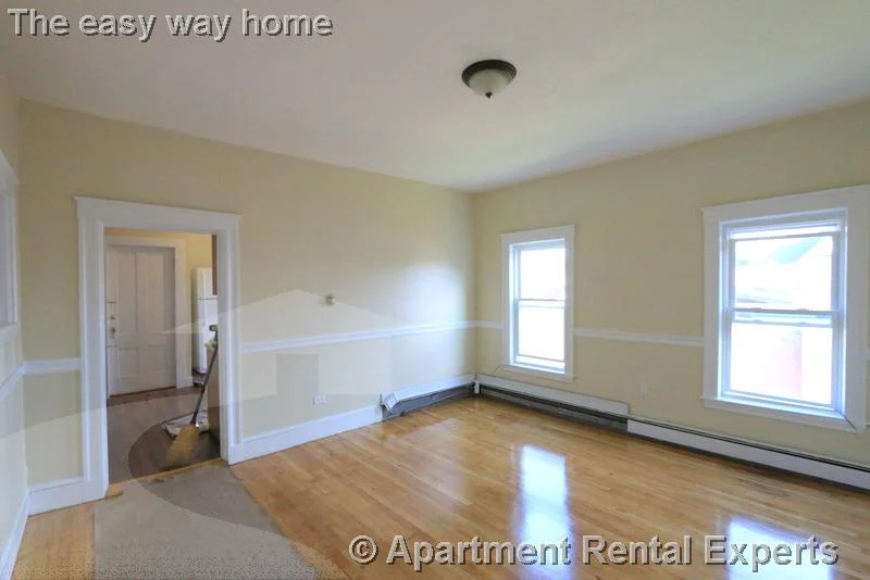 3 bed, 1 bath apartment for rent at 61 Bishop Allen Dr Unit 4, Central Square — photo 8 of 17
