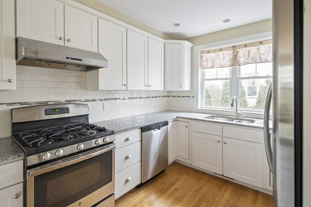 3 bed, 3 bath apartment for rent at 61 Boyd St Unit 61, Watertown — photo 1 of 25