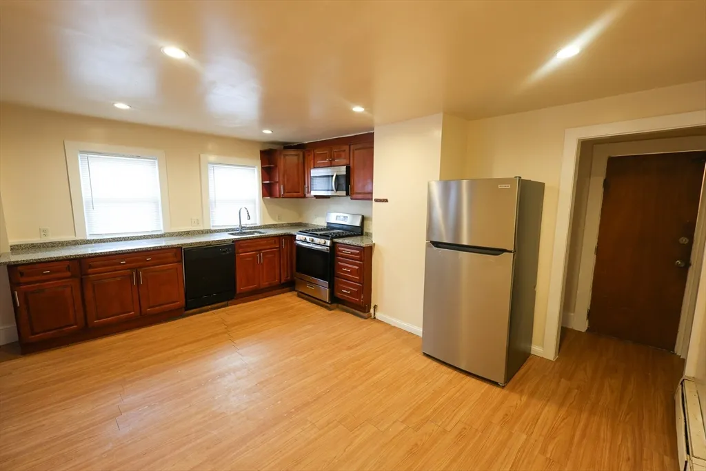 2 bed, 1 bath apartment for rent at 61 Boylston St Unit 2, Faulkner — photo 3 of 10