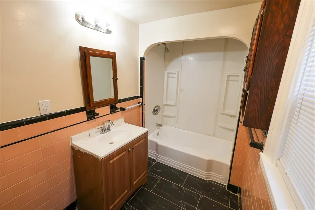2 bed, 1 bath apartment for rent at 61 Boylston St Unit 2, Faulkner — photo 8 of 10