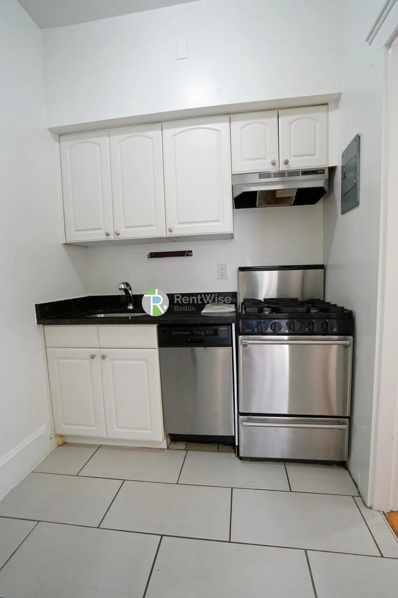 1 bed, 1 bath apartment for rent at 61 Brighton Ave Unit 3, Allston — photo 6 of 20