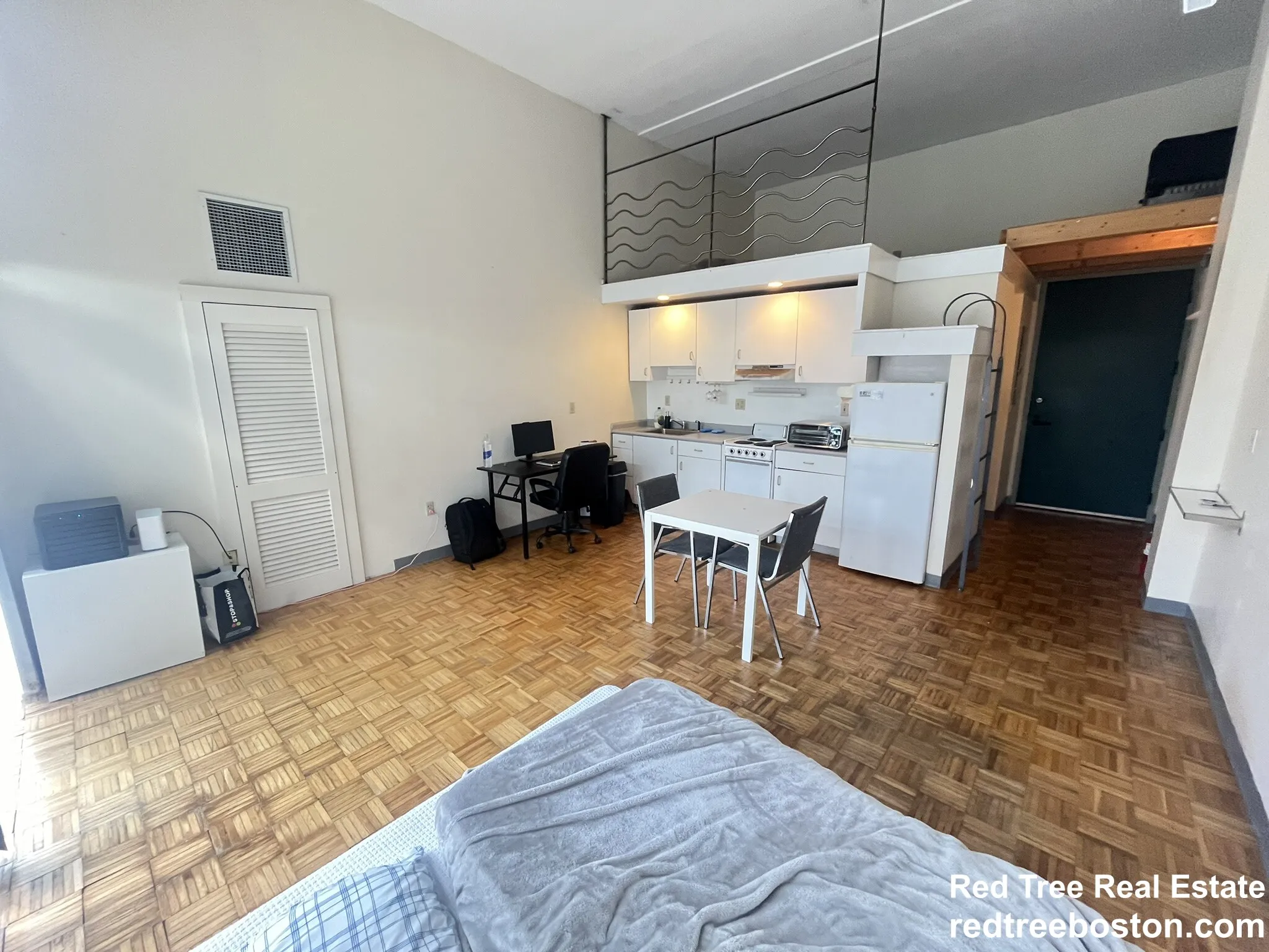 Studio bed, 1 bath apartment for rent at 61 Brookline Ave Unit 213, Fenway