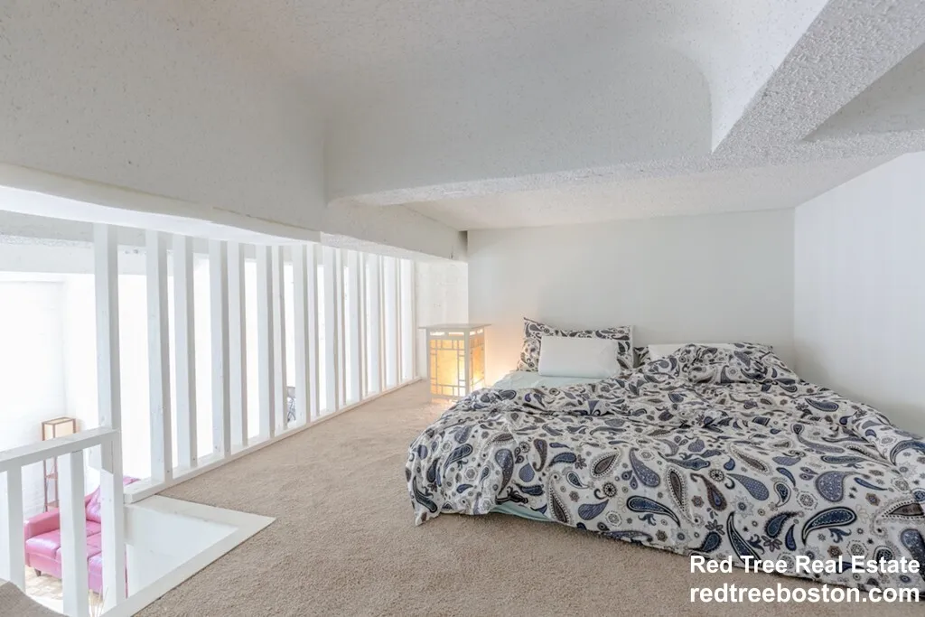Studio bed, 1 bath apartment for rent at 61 Brookline Ave Unit 214, Fenway — photo 4 of 11