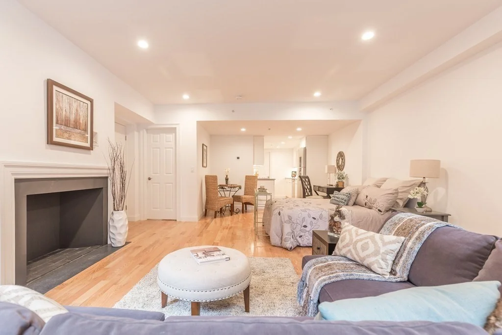 Studio bed, 1 bath apartment for rent at 61 Commonwealth Ave Unit 2, Back Bay — photo 4 of 11