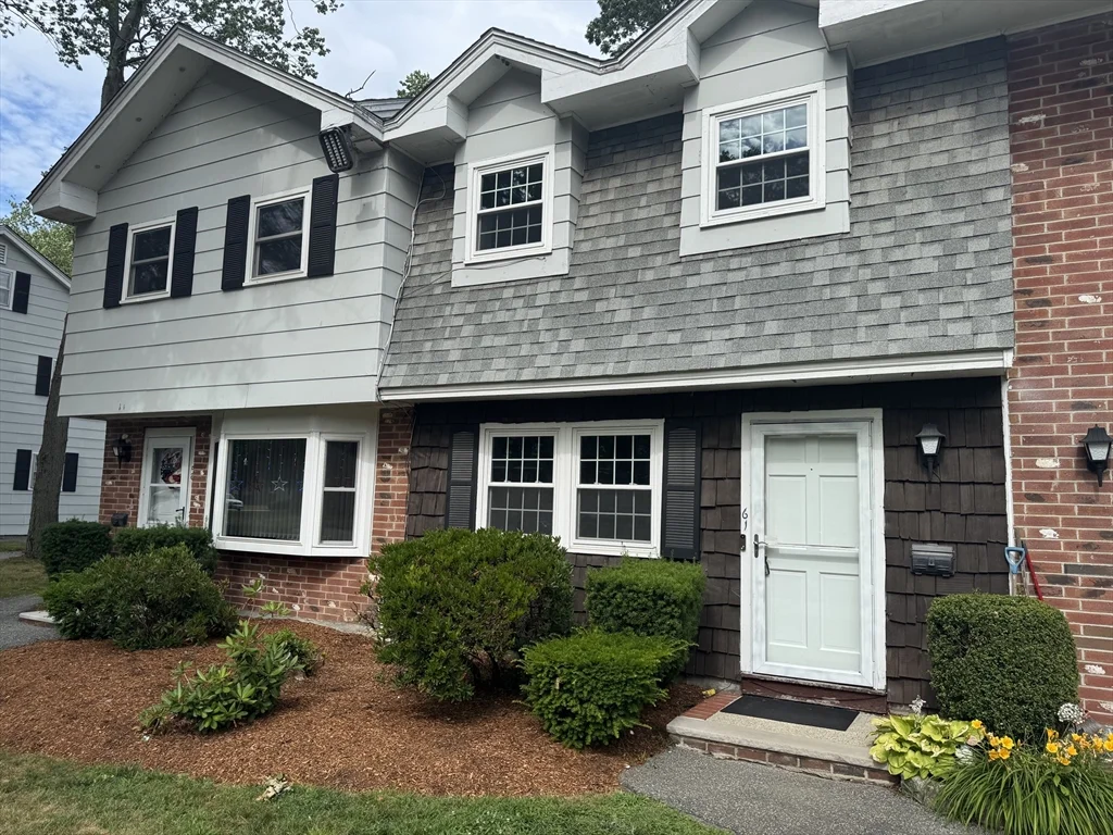 2 bed, 1 bath apartment for rent at 61 Constitution Unit 61, Methuen — photo 1 of 20