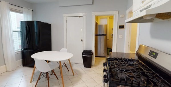 3 bed, 1 bath apartment for rent at 61 Crescent Ave Unit 1, Boston — photo 2 of 11