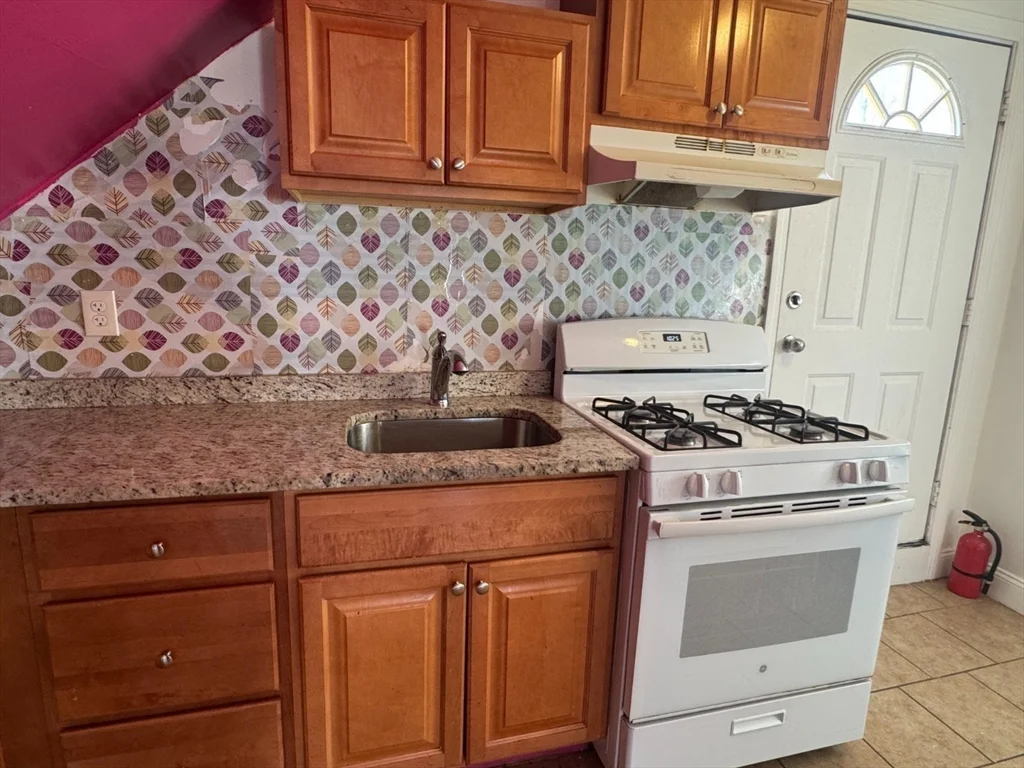 1 bed, 1 bath apartment for rent at 61 Crescent Ave Unit 2, Chelsea — photo 2 of 16