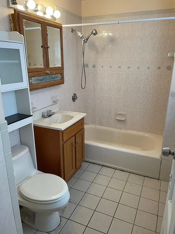 2 bed, 1 bath apartment for rent at 61 Cushing St Unit 1, Waltham — photo 5 of 14
