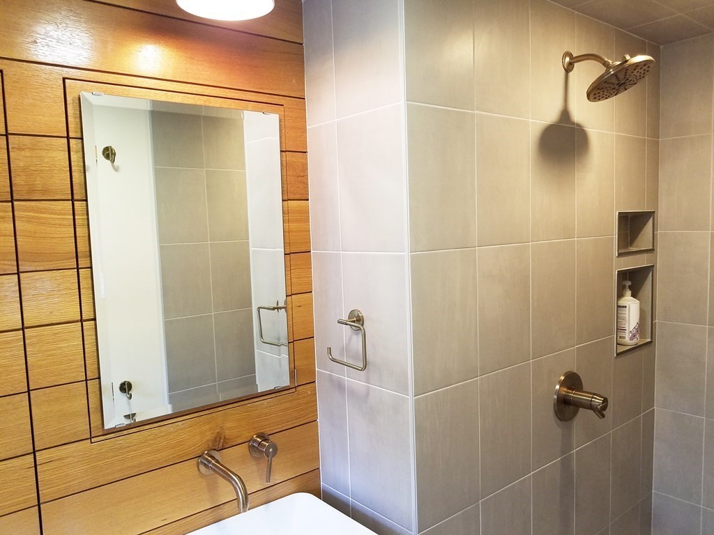 3 bed, 2 bath apartment for rent at 61 Cypress Rd Unit House, Milton — photo 6 of 10