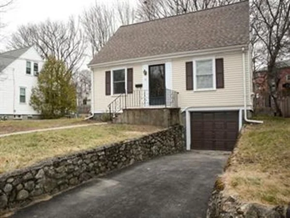 2 bed, 1 bath apartment for rent at 61 Dudley St Unit 61, Arlington