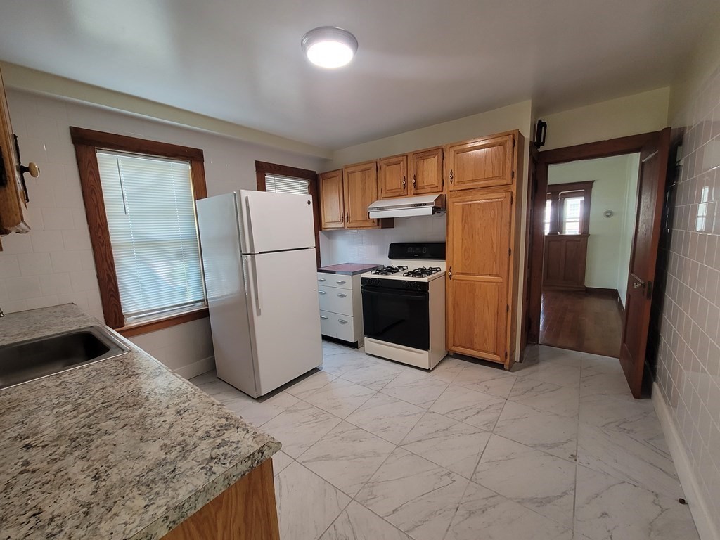 2 bed, 1 bath apartment for rent at 61 Dysart St Unit 1, Quincy Center — photo 5 of 11