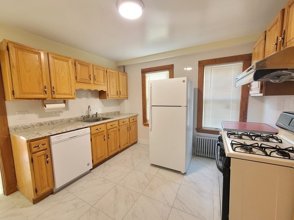 2 bed, 1 bath apartment for rent at 61 Dysart St Unit 1, Quincy Center — photo 6 of 11