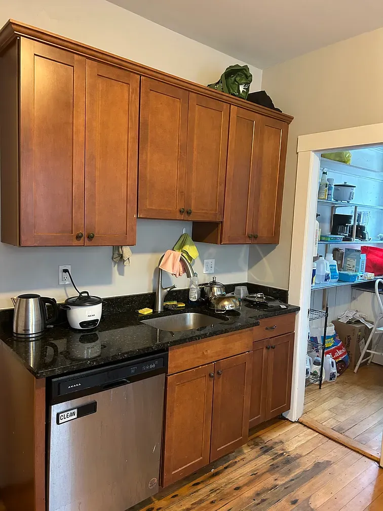 4 bed, 1 bath apartment for rent at 61 Frederick Ave Unit 2, South Medford — photo 1 of 20