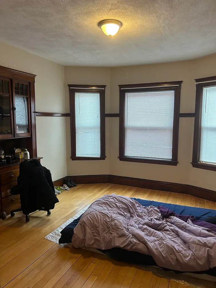 4 bed, 1 bath apartment for rent at 61 Frederick Ave Unit 2, South Medford — photo 7 of 20