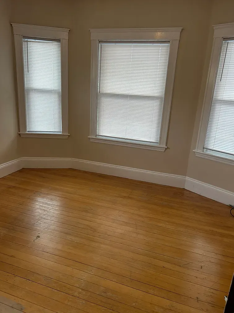 4 bed, 1 bath apartment for rent at 61 Frederick Ave Unit 2, South Medford — photo 6 of 20
