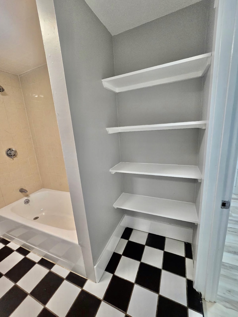 1 bed, 1 bath apartment for rent at 61 Gates St Unit 1, South Boston — photo 5 of 21