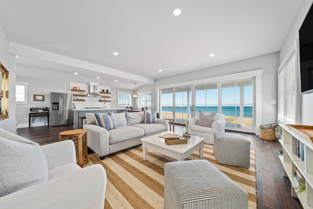 3 bed, 2 bath apartment for rent at 61 Gurnet Rd, Duxbury — photo 4 of 41