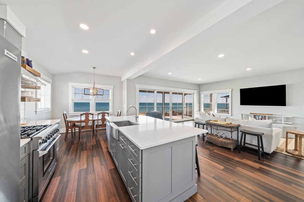 3 bed, 2 bath apartment for rent at 61 Gurnet Rd, Duxbury — photo 10 of 41