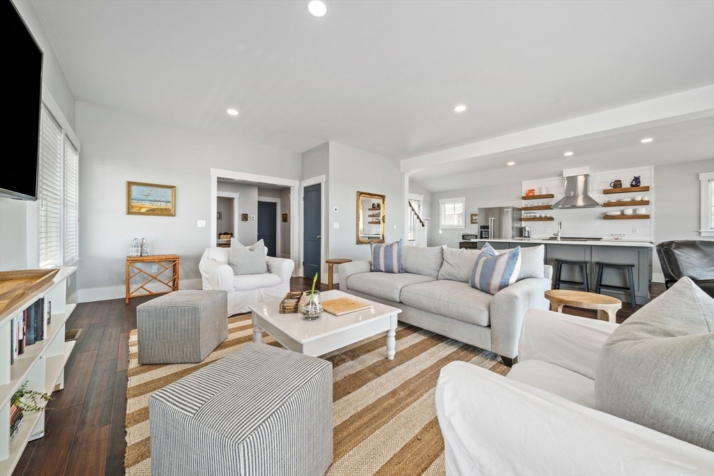 3 bed, 2 bath apartment for rent at 61 Gurnet Rd, Duxbury — photo 7 of 41
