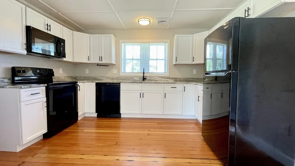 3 bed, 1 bath apartment for rent at 61 Hastings Rd Unit 2, Southwick — photo 7 of 36