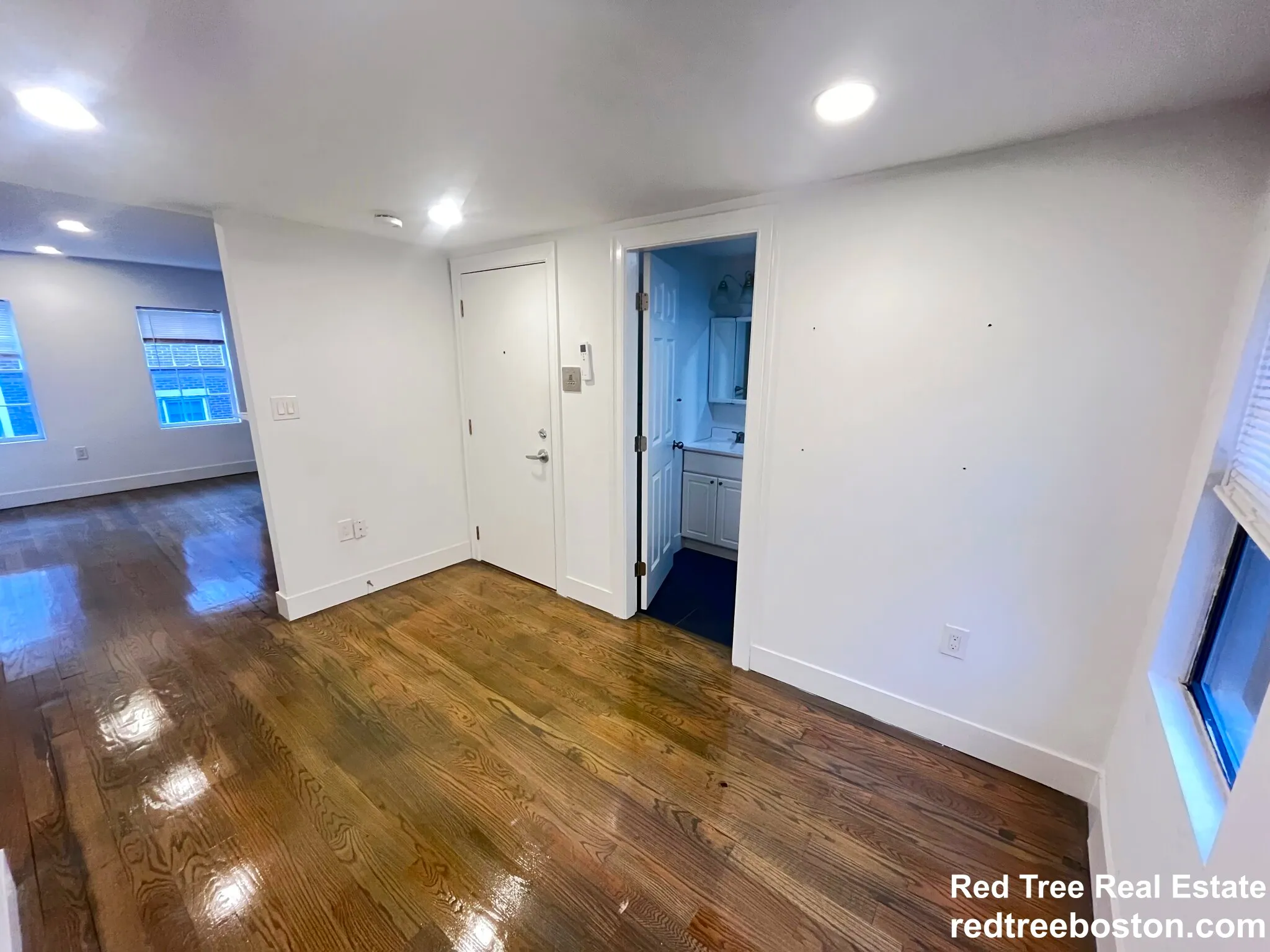 Studio bed, 1 bath apartment for rent at 61 Joy St Unit 3, Beacon Hill — photo 4 of 5