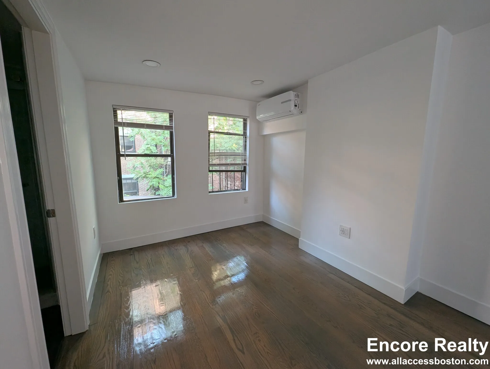 Studio bed, 1 bath apartment for rent at 61 Joy St Unit 61-3, Beacon Hill — photo 3 of 12
