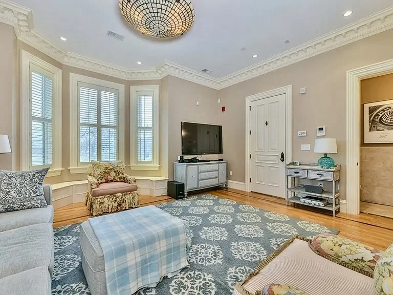 3 bed, 2 bath apartment for rent at 61 M Unit 1, South Boston — photo 7 of 15