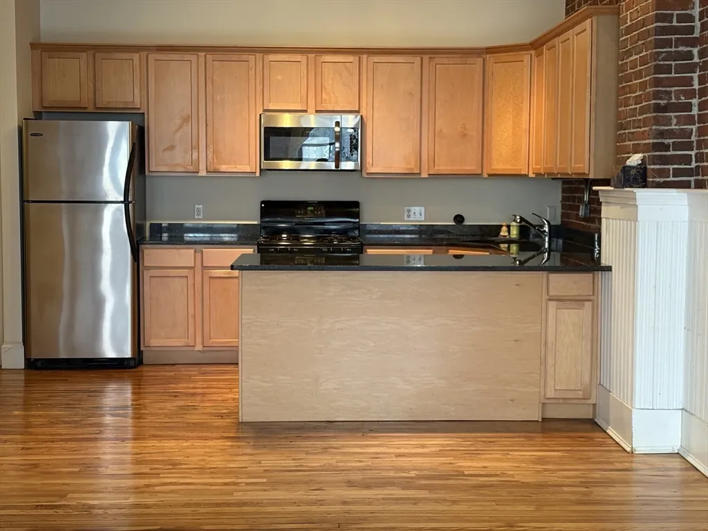 1 bed, 1 bath apartment for rent at 61 Market St Unit 3C, Lowell — photo 13 of 16