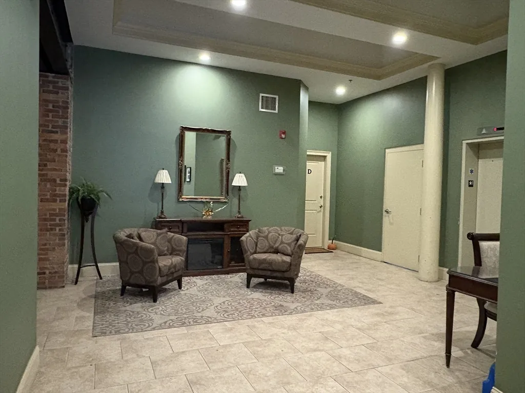 1 bed, 1 bath apartment for rent at 61 Market St Unit 3C, Lowell — photo 4 of 16