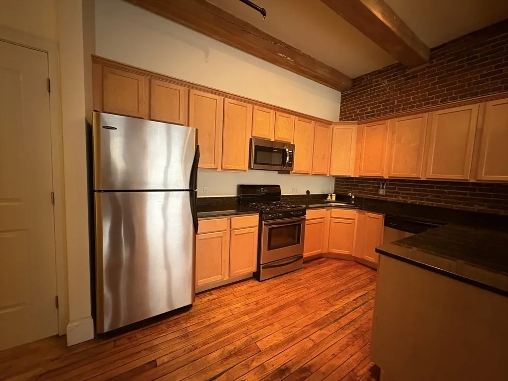 1 bed, 1 bath apartment for rent at 61 Market St Unit 3C, Lowell — photo 12 of 16