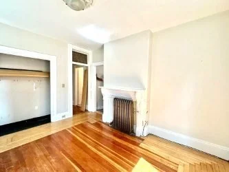3 bed, 1 bath apartment for rent at 61 Monument Ave Unit 1, Charlestown — photo 4 of 20