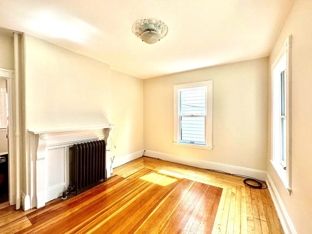3 bed, 1 bath apartment for rent at 61 Monument Ave Unit 1, Charlestown — photo 3 of 20