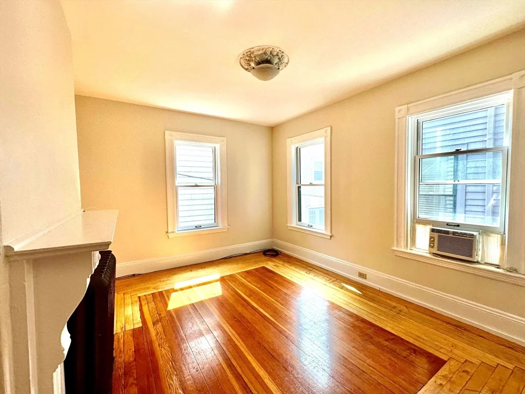 3 bed, 1 bath apartment for rent at 61 Monument Ave Unit 1, Charlestown — photo 13 of 20