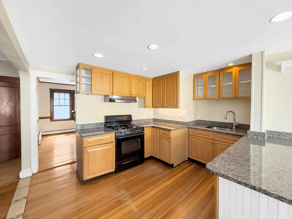 3 bed, 1 bath apartment for rent at 61 Moraine St Unit 61, Jamaica Plain — photo 3 of 27