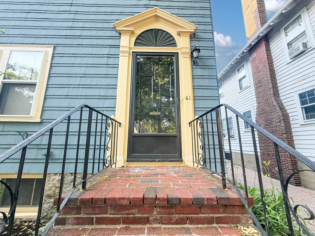 3 bed, 1 bath apartment for rent at 61 Moraine St Unit 61, Jamaica Plain
