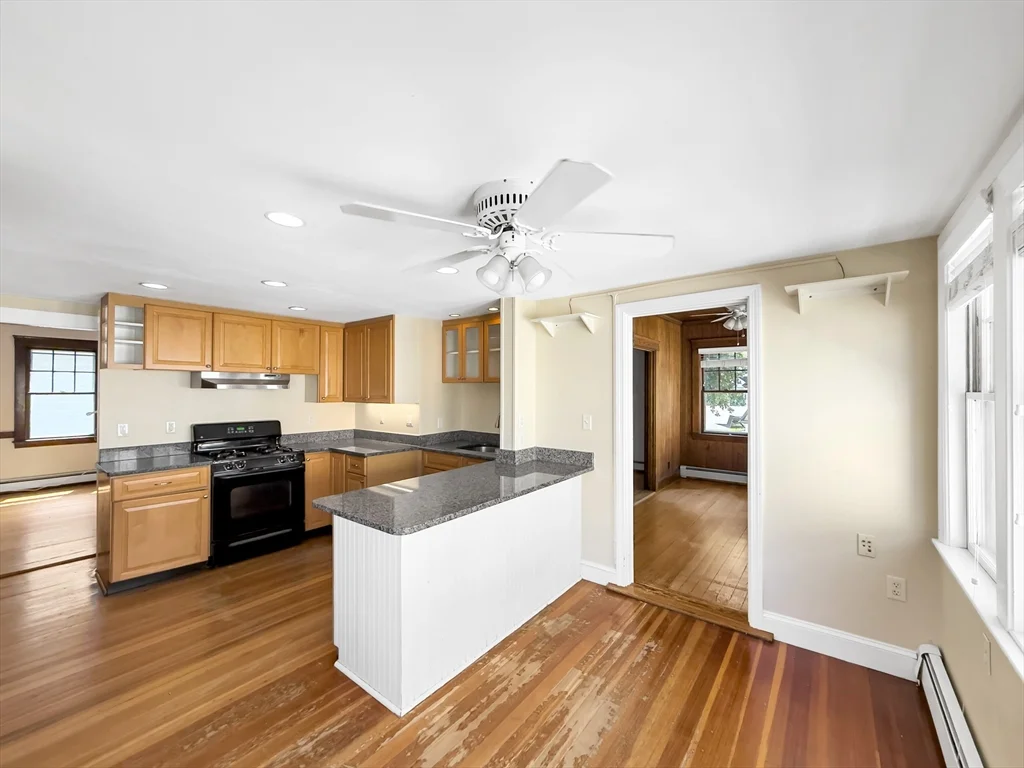 3 bed, 1 bath apartment for rent at 61 Moraine St Unit 61, Jamaica Plain — photo 5 of 27