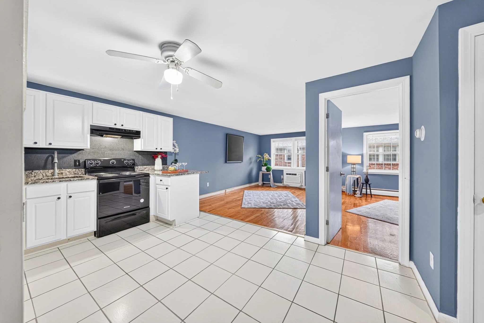 1 bed, 1 bath apartment for rent at 61 Mystic Unit 19, Methuen — photo 5 of 39