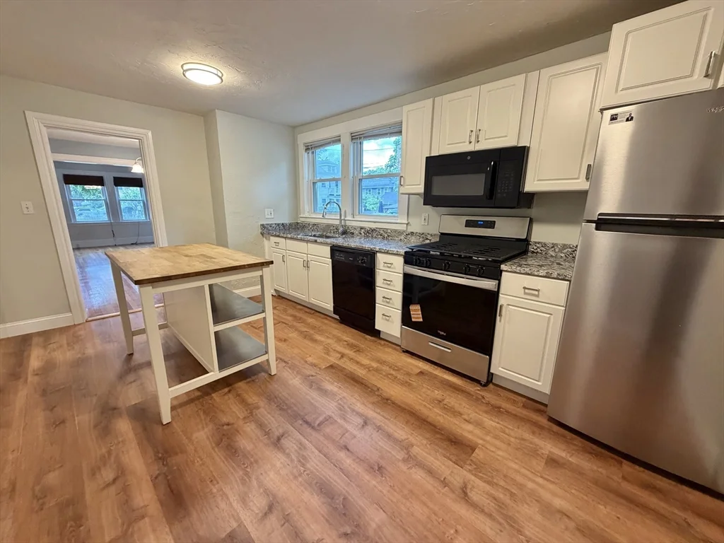 2 bed, 1 bath apartment for rent at 61 Newell Rd Unit 1, Auburndale — photo 2 of 27