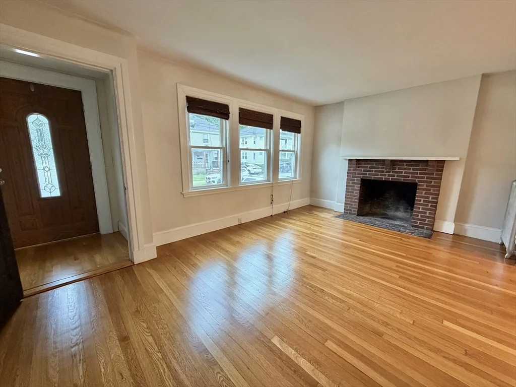 2 bed, 1 bath apartment for rent at 61 Newell Rd Unit 1, Auburndale — photo 6 of 27