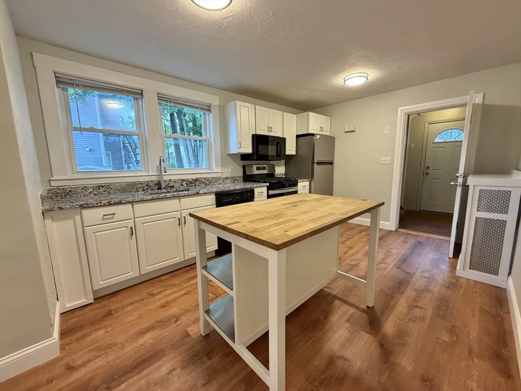 2 bed, 1 bath apartment for rent at 61 Newell Rd Unit 1, Auburndale — photo 3 of 27
