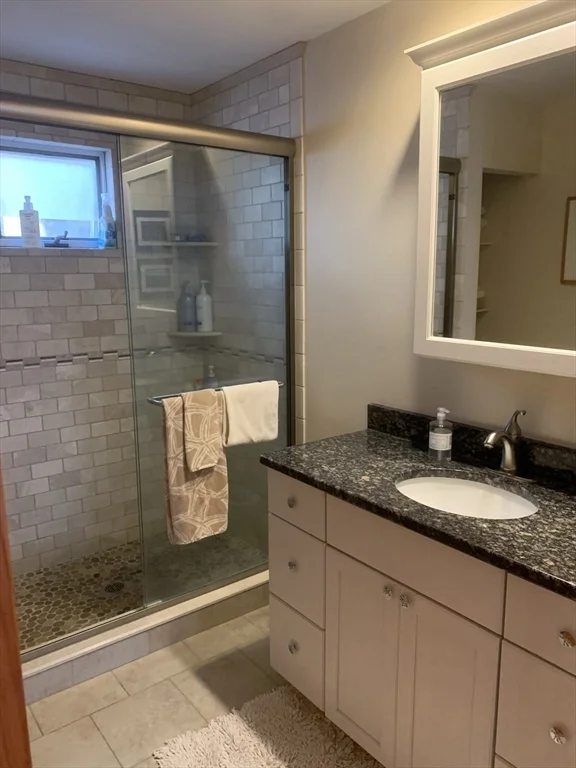 3 bed, 2 bath apartment for rent at 61 Ocean Road North, Duxbury — photo 13 of 31