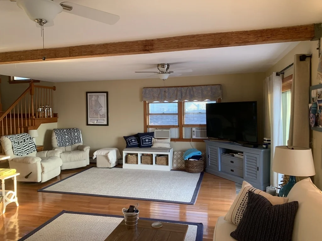 3 bed, 2 bath apartment for rent at 61 Ocean Road North, Duxbury — photo 4 of 31