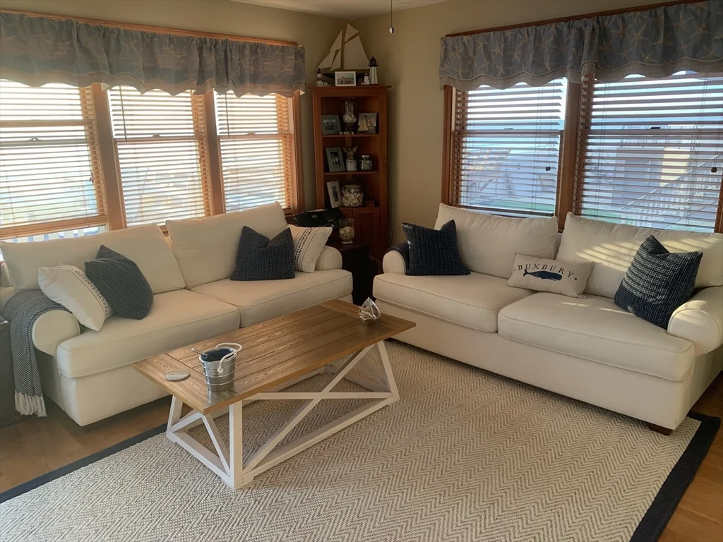 3 bed, 2 bath apartment for rent at 61 Ocean Road North, Duxbury — photo 6 of 31