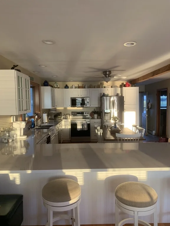 3 bed, 2 bath apartment for rent at 61 Ocean Road North, Duxbury — photo 3 of 31