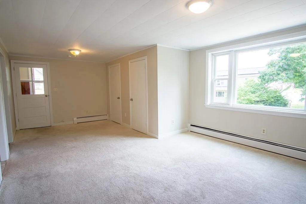3 bed, 1 bath apartment for rent at 61 Orchard St Unit 2, Bellingham — photo 3 of 24